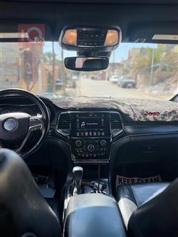 جیپ گراند شیرۆکی